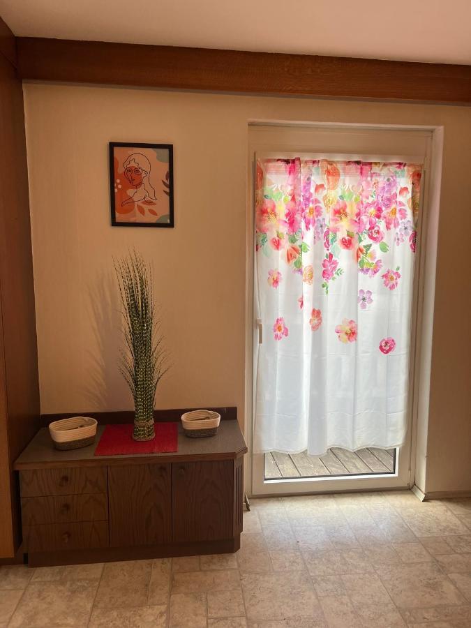 Sandys Ferienwohnung Im Gruenen Niederdorf  Экстерьер фото